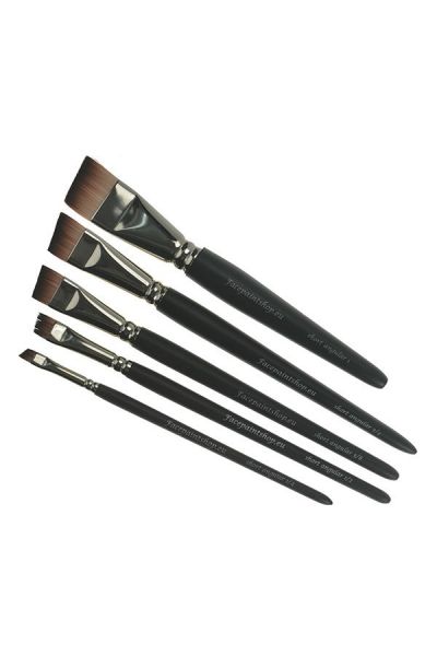 Facepaintshop Angular Brush Set 5pc

The Facepaintshop Brushes are professional synthetic face painting brushes.