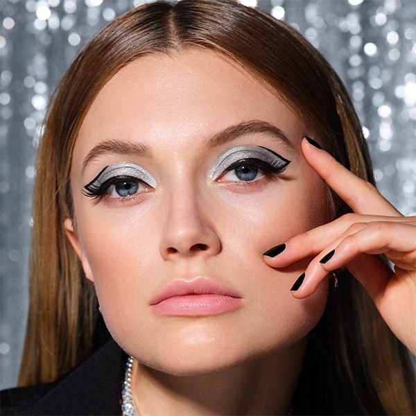 Make Up Factory Sparkling Liquid Liner Sheer Silver