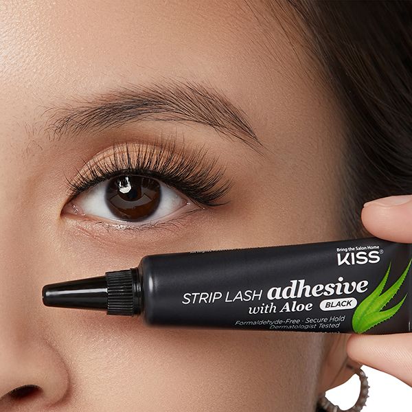 Strip Lash Adhesive Black with Aloe