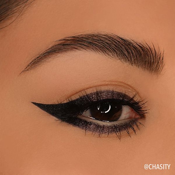 Moira Statement Shimmer Liner- Black Pearl