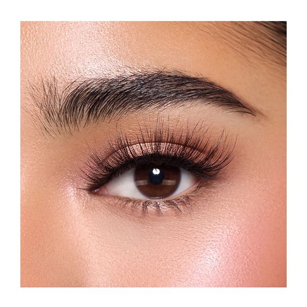 Flexi Comfort Lashes Strike A Pose