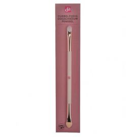 Double Sided Eyeshadow Brush is suitable for the precise application of the eyeshadow on the eyelid.
