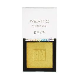 Ben Nye Gold Lumière Metallic 

Ben Nye Mediapro shimmer compacts provide beautiful,translucent highlights with subtle radiant shimmer. Ultra silky,with just a hint of color, all are finely-milled and complement most complexions.
